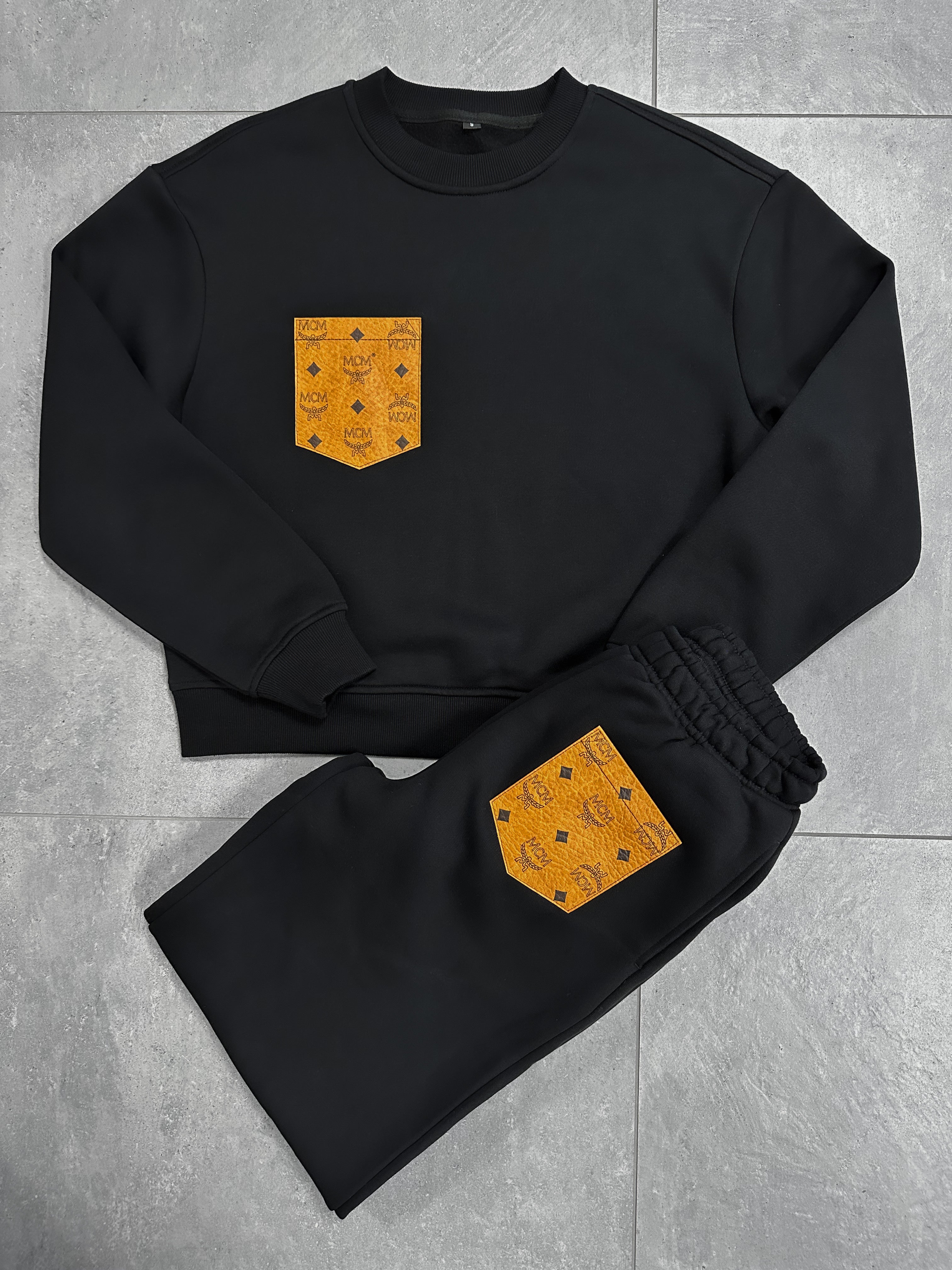 Pulli + Hose cognac (Herren oder Frauen)