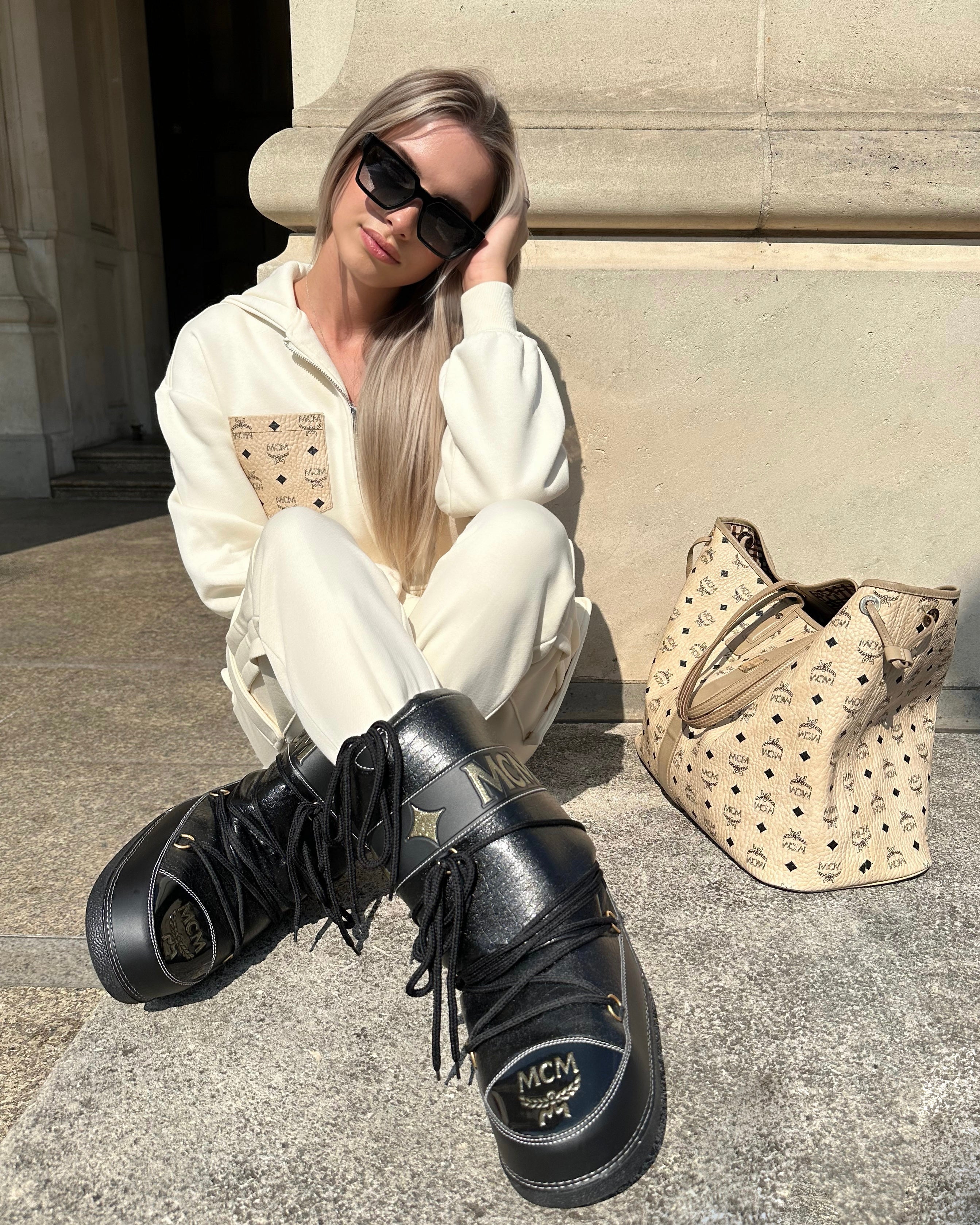 Frauen Set (beige, Hose kleine Applikation)