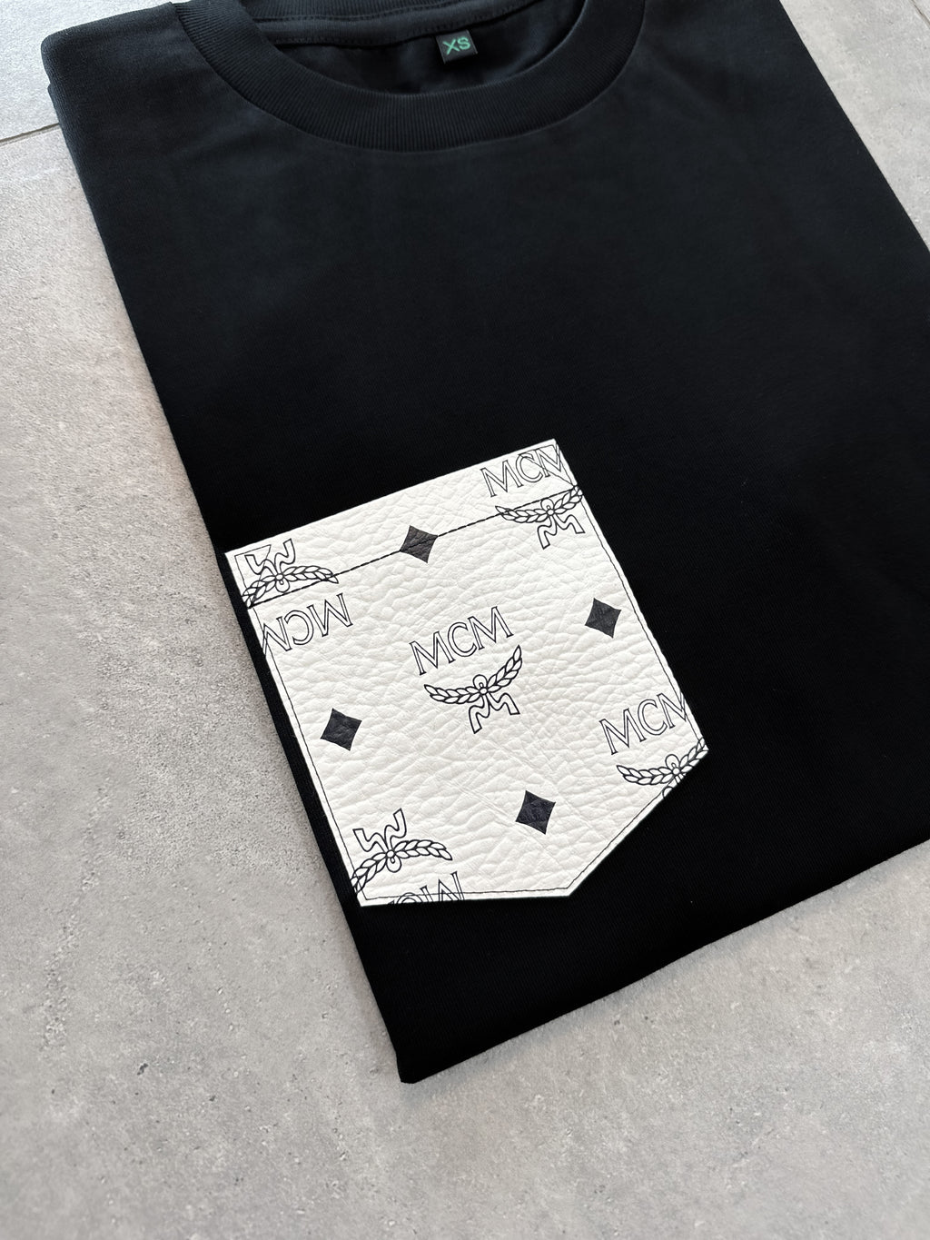 Unisex White Pocketshirt