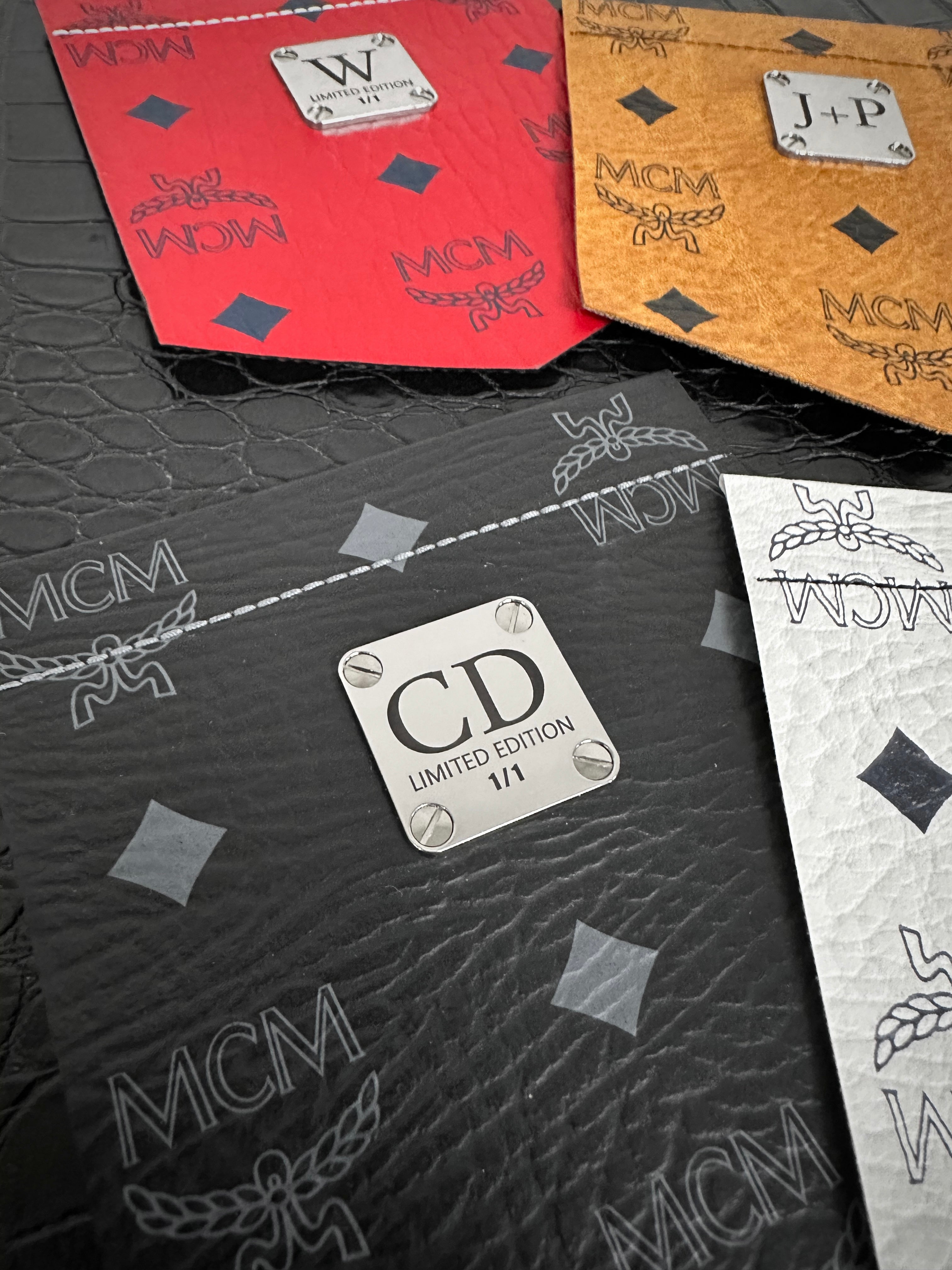 Upgrade: Individuelle Plakette mit Initialen