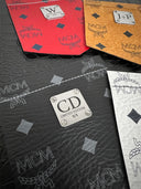Upgrade: Individuelle Plakette mit Initialen