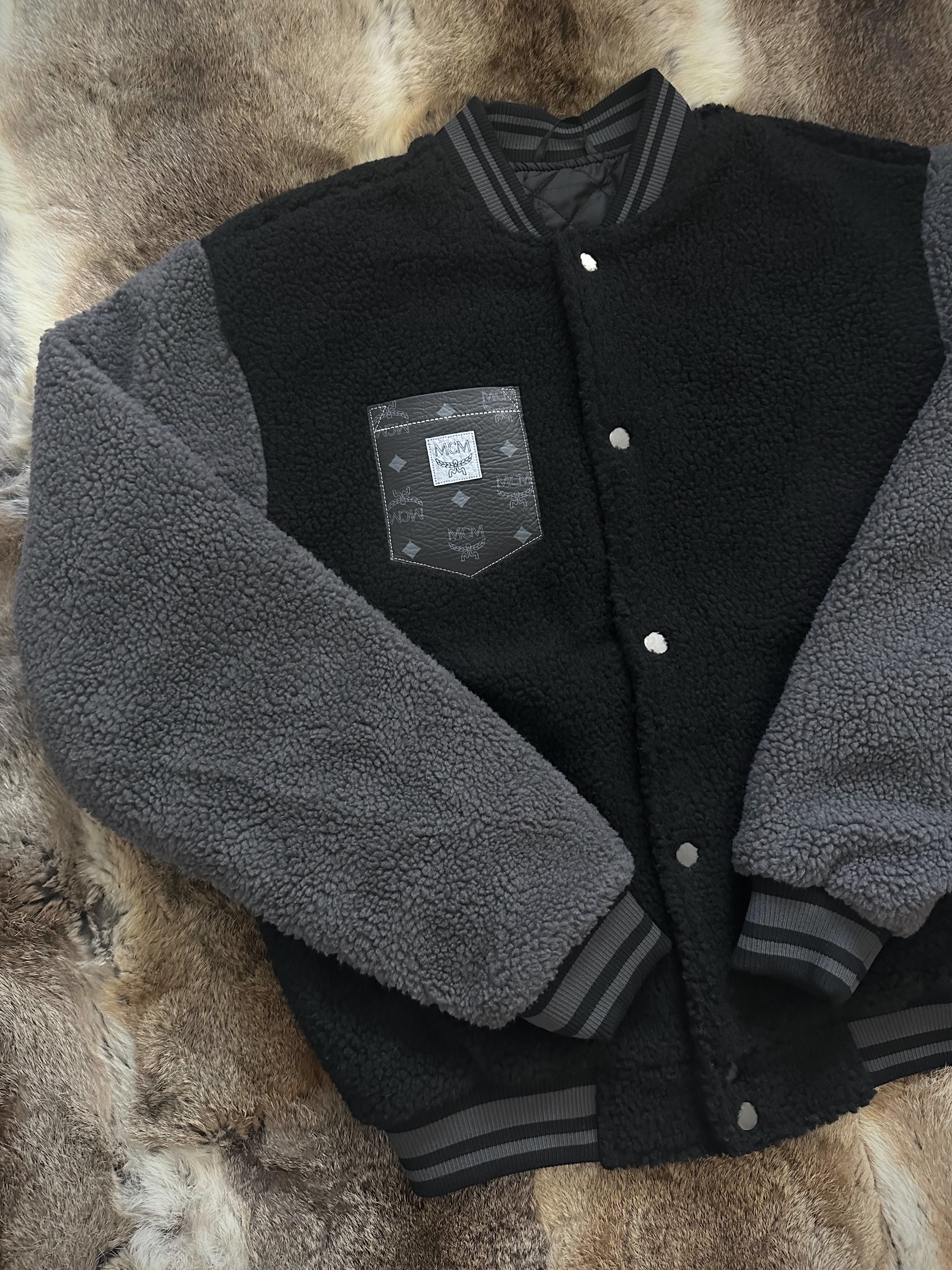 Teddy College Jacke (schwarz)
