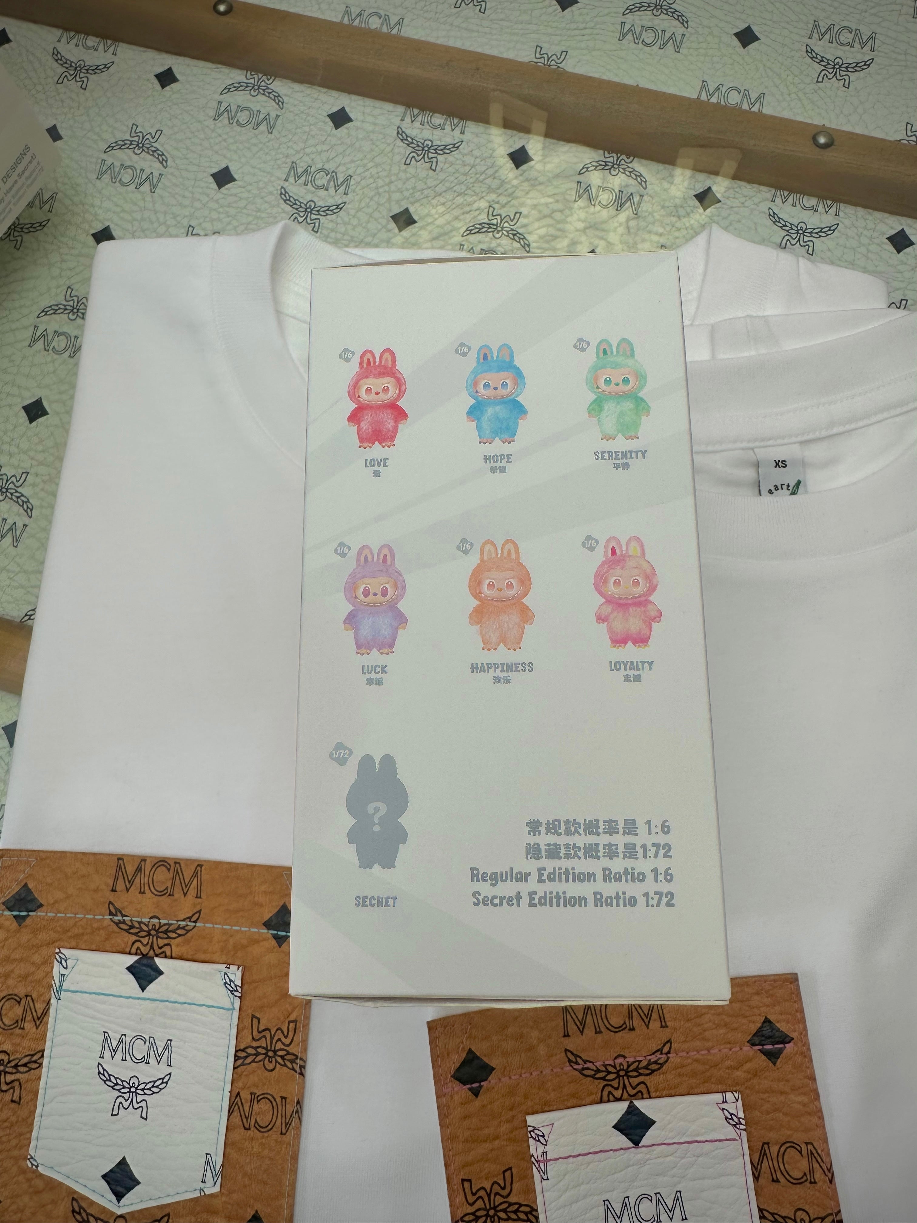 1 x Pocketshirt + original LABUBU