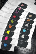 weisse Multicolore Shirt / schwarze Brusttasche