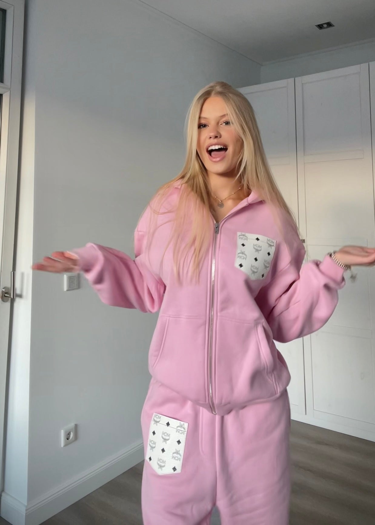 SPECIAL: Frauen Set (Soft Pink, Open Leg)